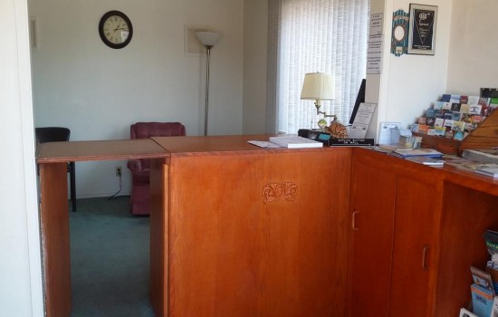 Welcome To The Villa Motel - Reception Desk