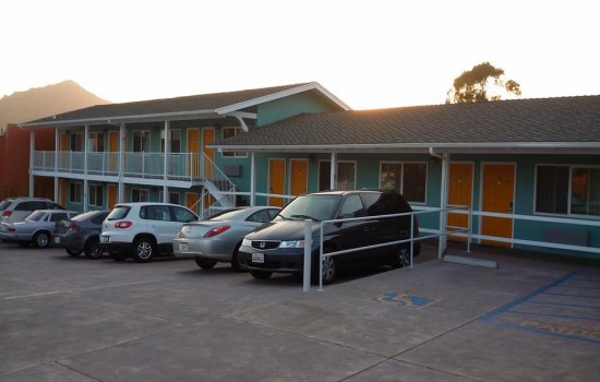 Welcome To The Villa Motel - Accessible Parking